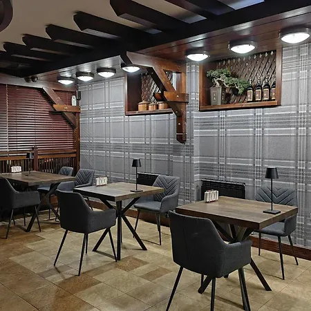 Famil - Adults Only 반스코