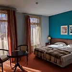 Ξενοδοχείο Famil - Adults Only 3*
