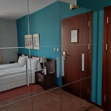 Hotel Famil - Adults Only